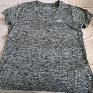 Women's Under Armour Heat Gear V-Neck T-shirt. Gray . Size XL